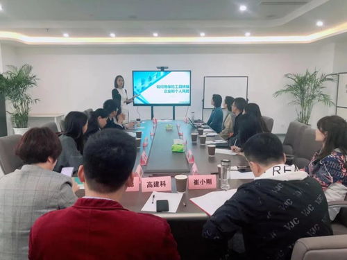 重慶市甘肅商會(huì)開展 商務(wù)禮儀 與 企業(yè)保險(xiǎn)資產(chǎn)規(guī)劃 活動(dòng)