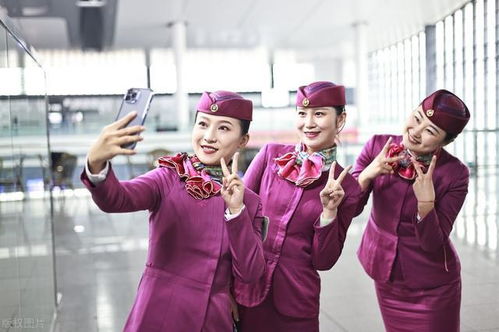 專業(yè)服務十年如一日 90后女列車長的重慶禮儀值乘風采